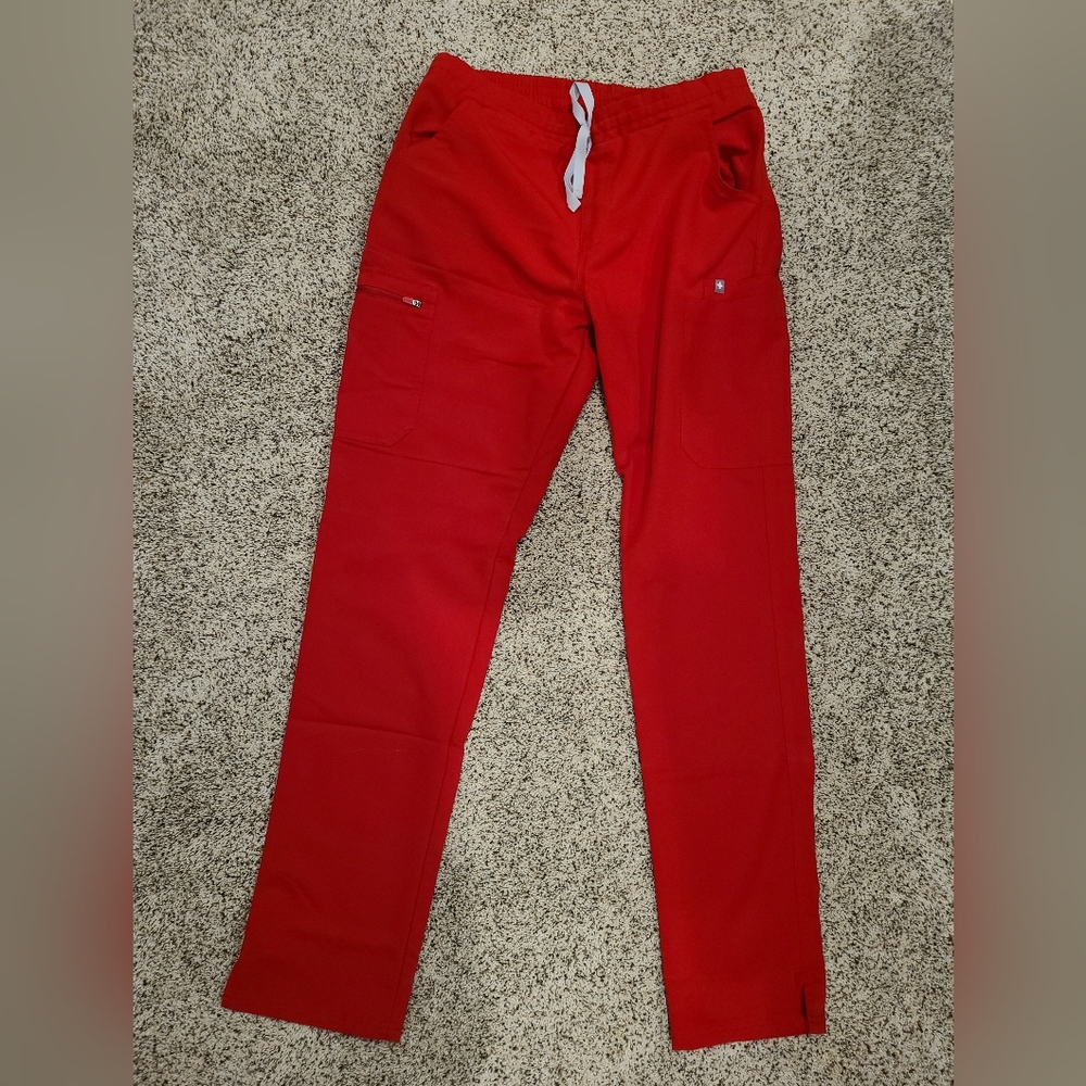 Figs women's Red Yola Scrub Pants - size M Tall